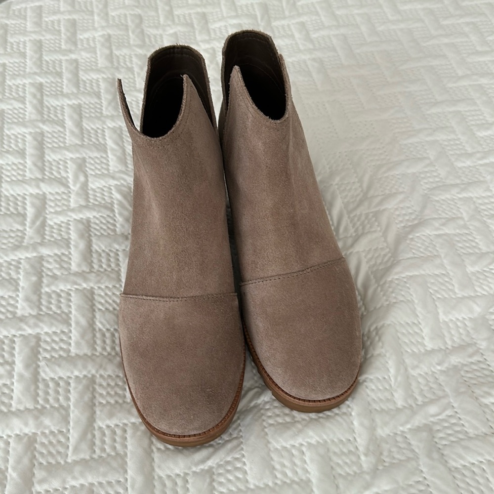 Sorel suede ankle boots